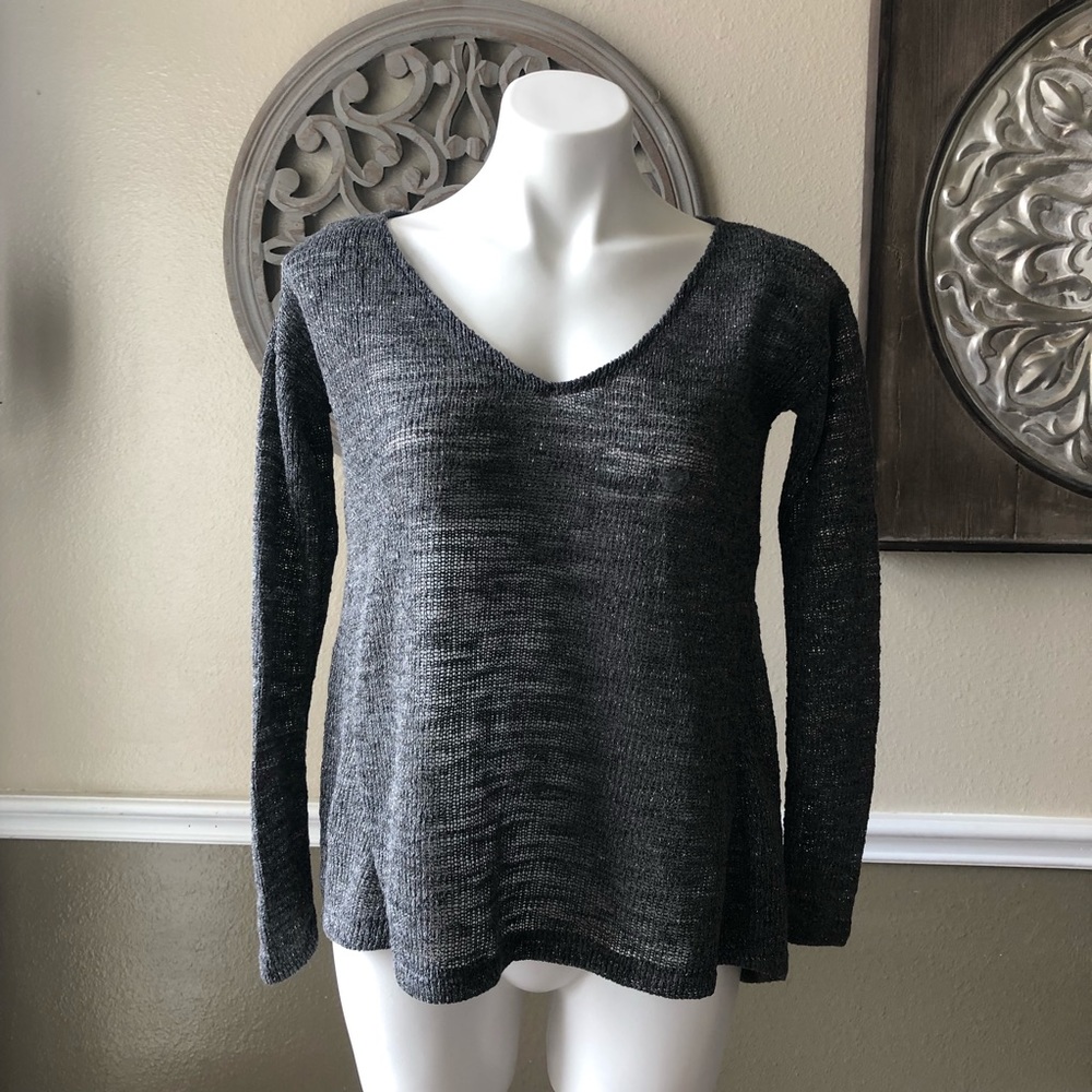Aeropostale light weight graphite grey v- neck sweater size small